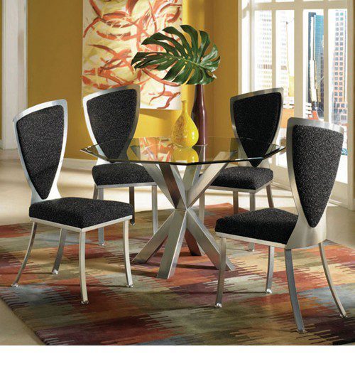 Diva Round Johnston Casuals Dining Set
